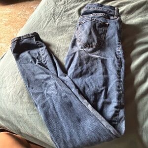 Blue jeans, high waisted